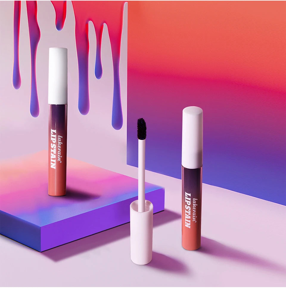 Showlu Smart General waterproof peel-off lip stain and lip tint demonstrating a vibrant, long-lasting color on lips.