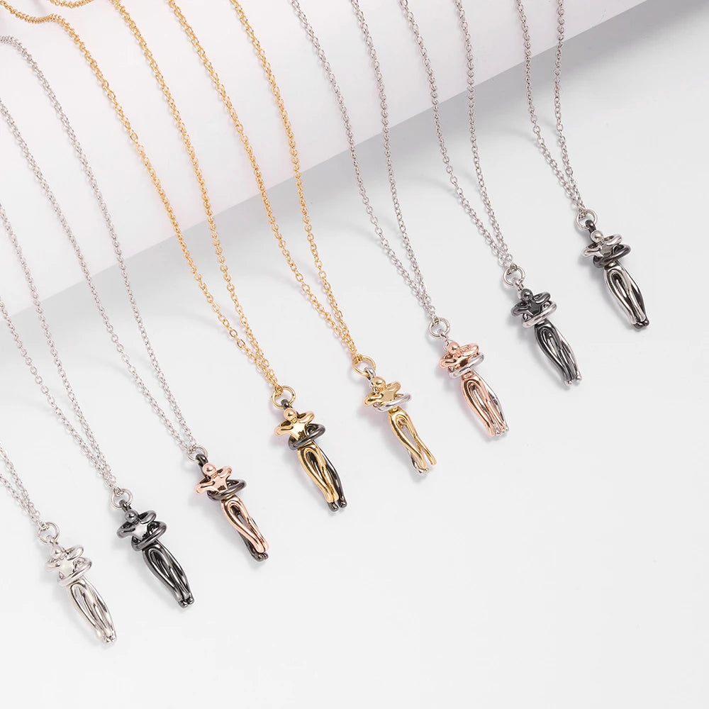 Fashion hugging pendant necklace for men and women, showcasing a romantic chain jewelry design with a love-themed hug pendant.