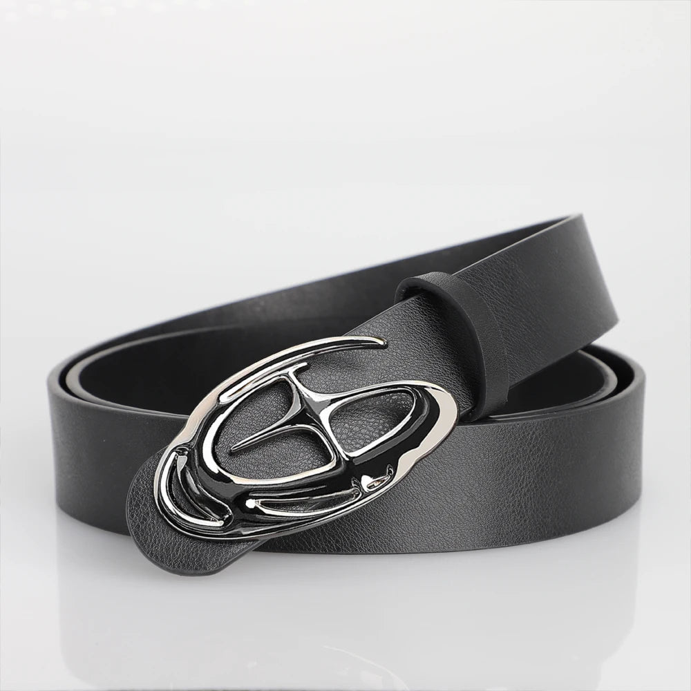 Men's punk alien buckle leather belt with gothic design, vintage Y2K style, suitable for men or women, paired with jeans.