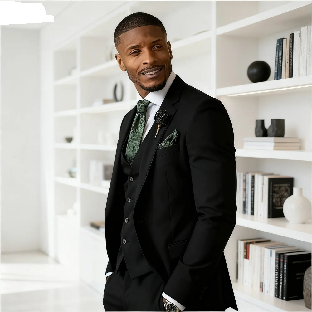 Showlu men's emerald green 3-piece slim fit formal tuxedo suit with jacket, vest, and trousers, displayed on a mannequin.