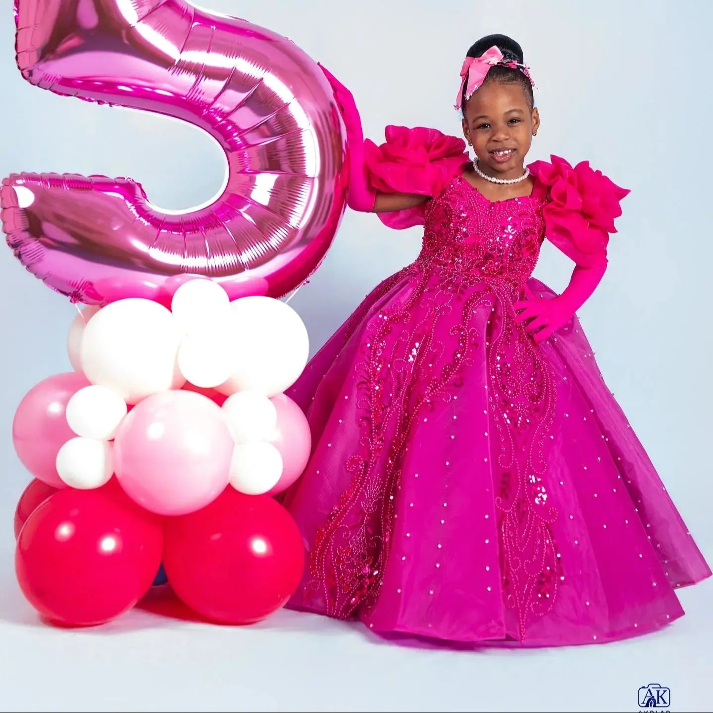 Customized Hot Pink Flower Girl Dress for Wedding Sequins Applique Puffy Baby Kids Birthday Party First Communion Gown