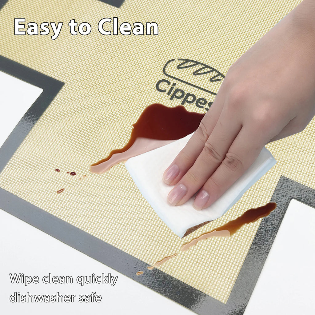 Showlu Smart General silicone baking mat with non-stick surface, perfect for baking cookies, pastries, and roasting vegetables.