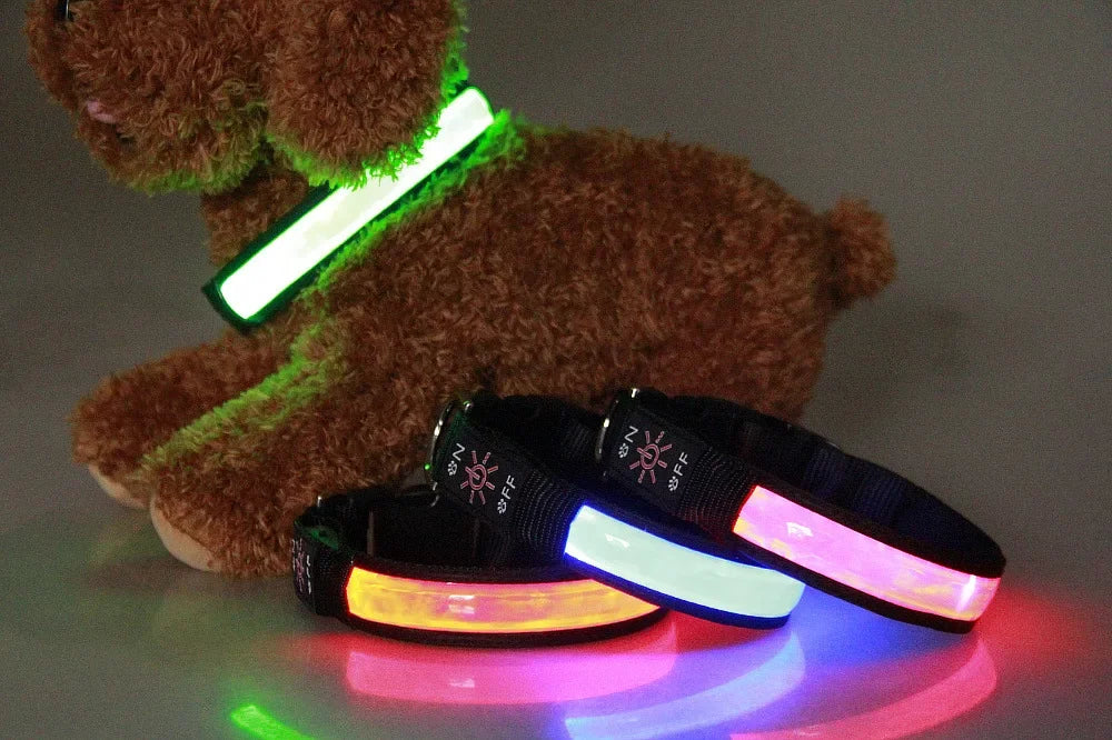 Showlu Smart General LED luminous dog collar with USB rechargeable safety night illumination, adjustable for pets.