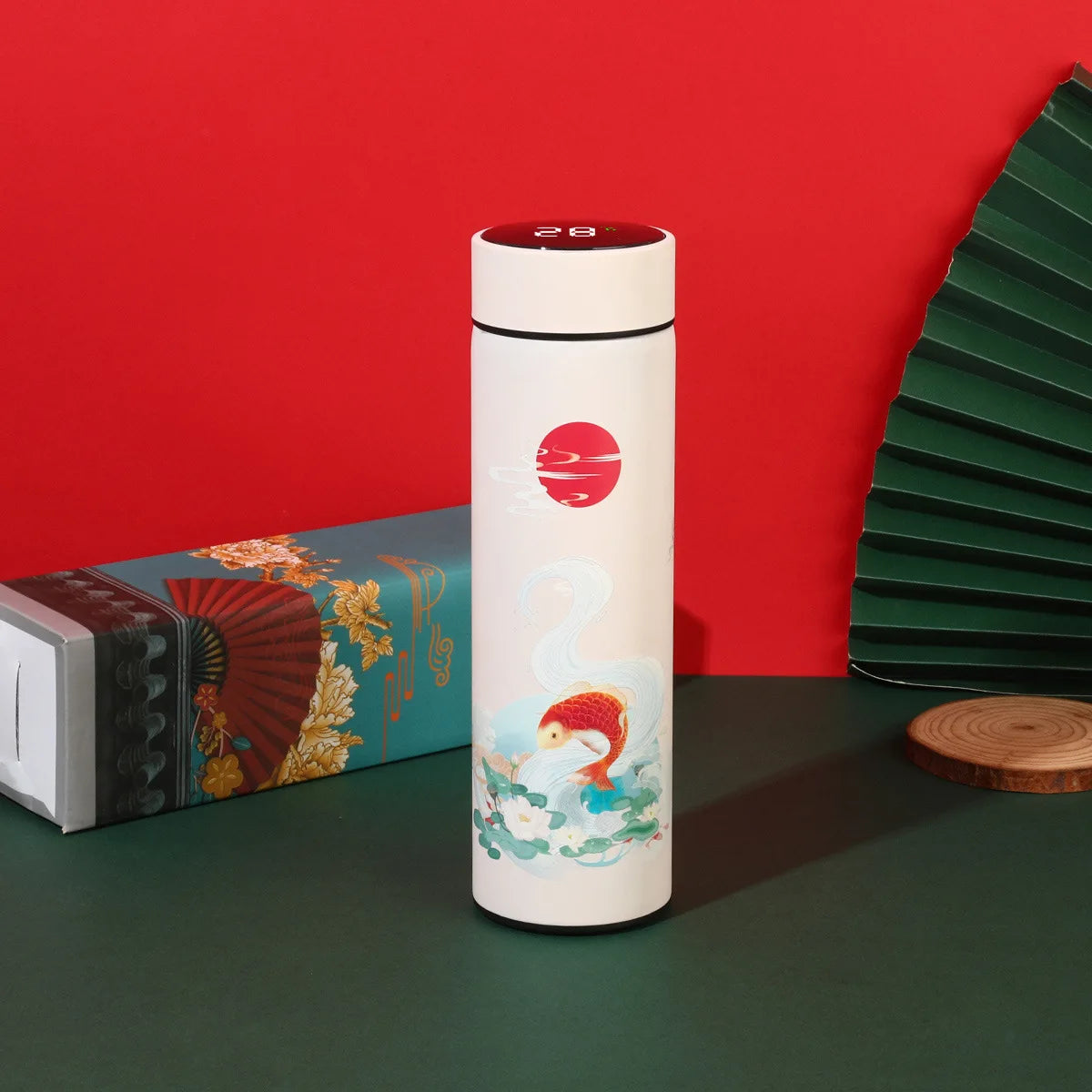Stainless steel vacuum thermos bottle by Showlu Smart General with a sleek design and a secure screw-top lid.