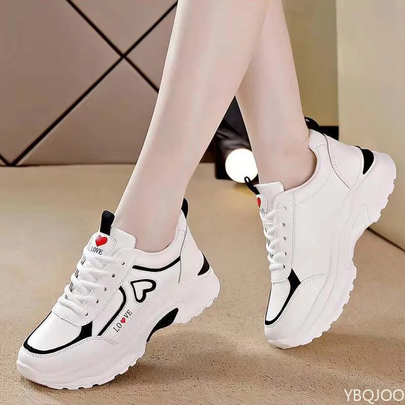 Lightweight, breathable women's casual running shoes from Showlu Fashion Store, versatile and comfortable for spring and autumn wear.