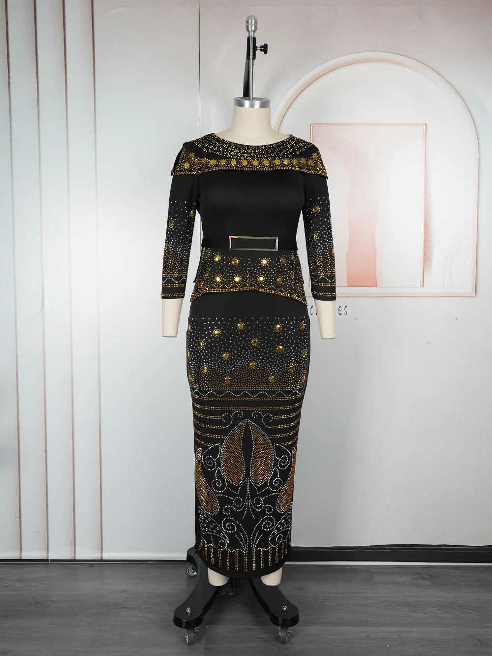 Plus size Dashiki diamond bodycon maxi dress featuring vibrant African patterns, fitted silhouette, and elegant design for women.