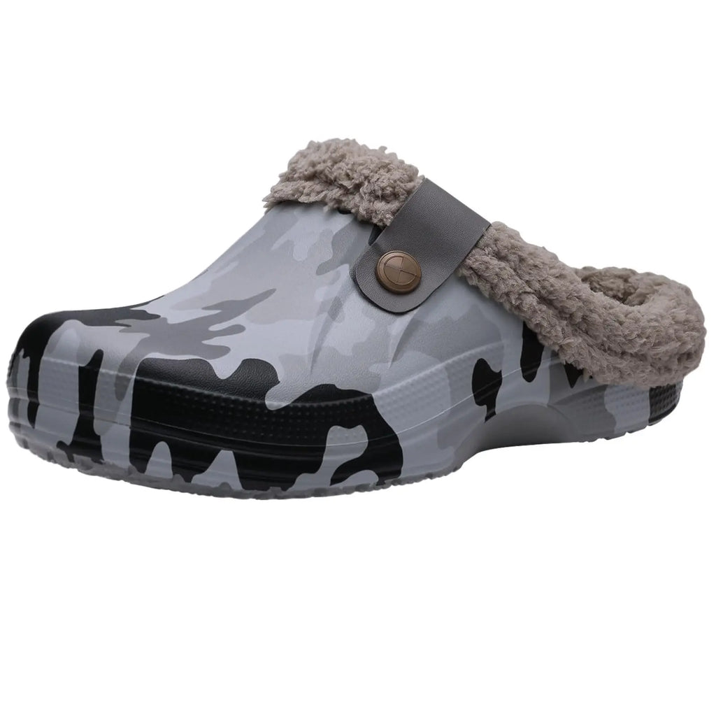 Showlu Fashion Store fuzzy men's clogs slippers with waterproof fur lining, anti-slip soles, perfect for winter indoor or garden use.