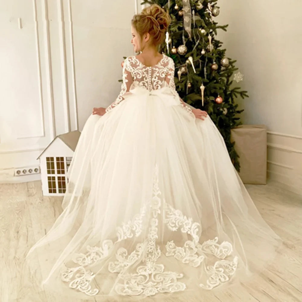 Vintage lace flower girl dress by Showlu Fashion Store, floor-length wedding pageant gown with floral lace details.