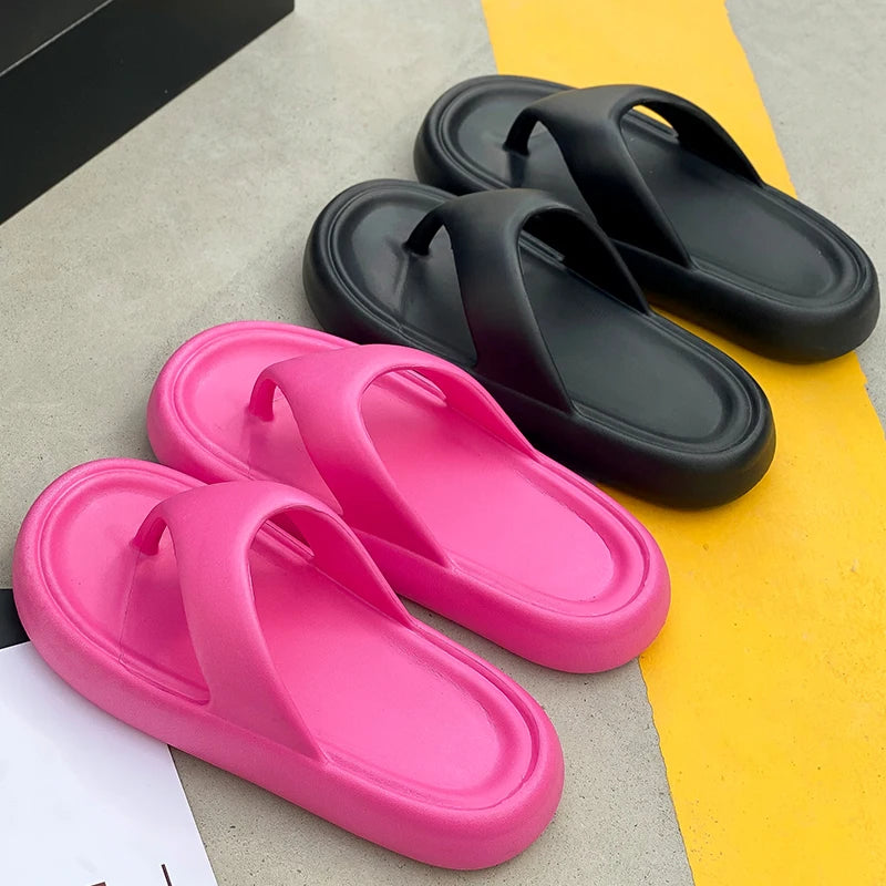 Men's thick-soled flip-flops with soft soles, non-slip design, Eva Summer outer slippers, perfect for beachwear and casual use.