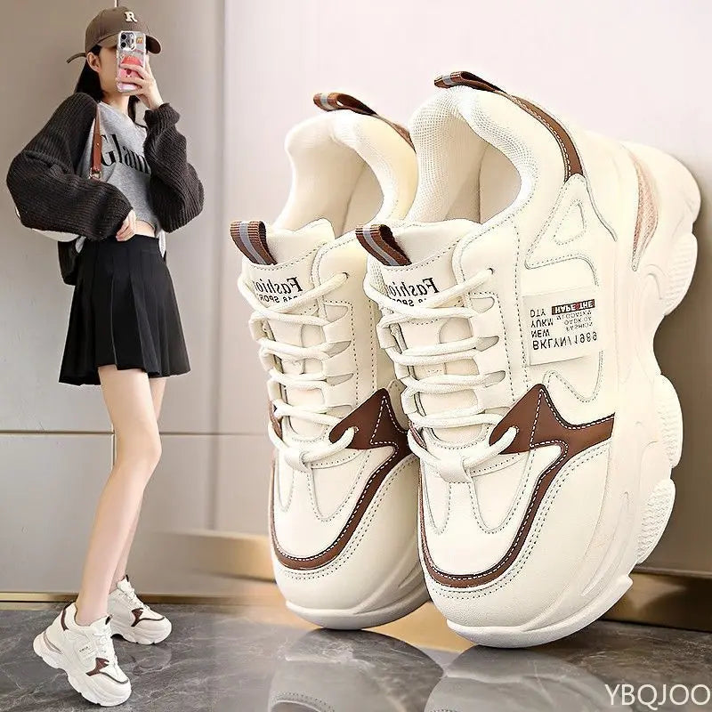 Women's lightweight white sports shoes with thick soles, casual height increasing design for spring and autumn wear.