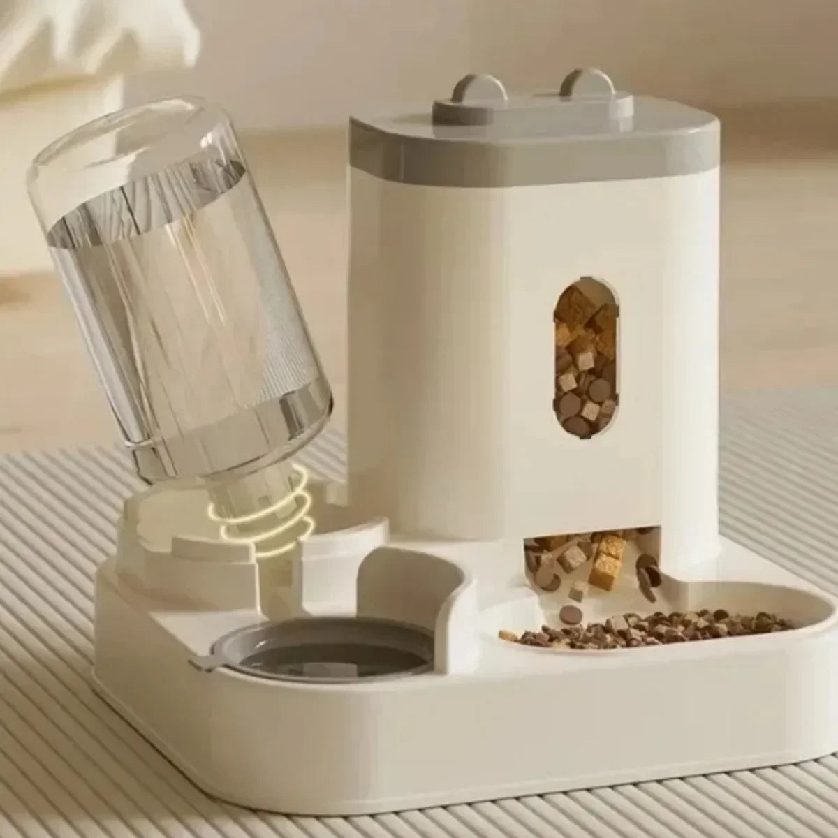 Showlu Automatic Pet Feeder and Water Fountain with large capacity food bowl for easy feeding and hydration of pets.
