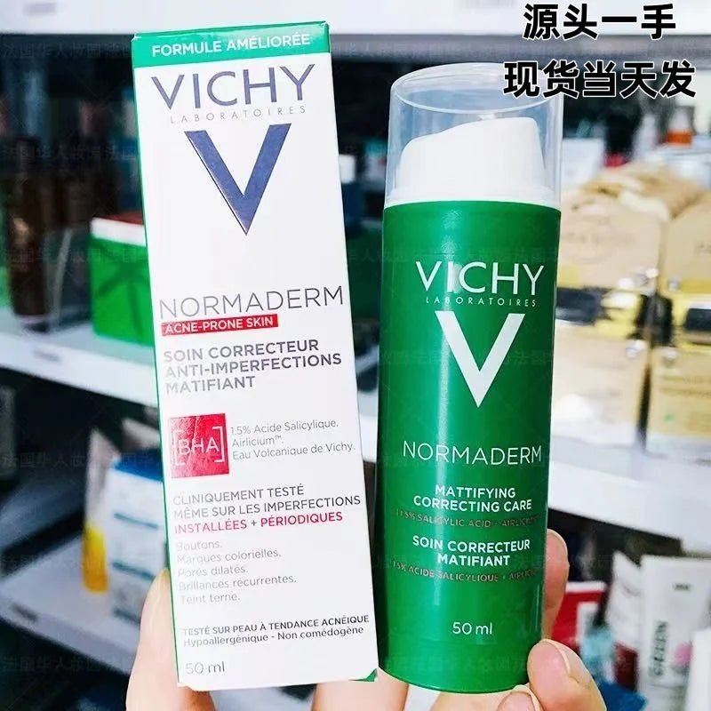Showlu Fashion Store Vz Retinol Firming Anti-Wrinkle Serum bottle, 30ml, with smooth, brightened skin background.