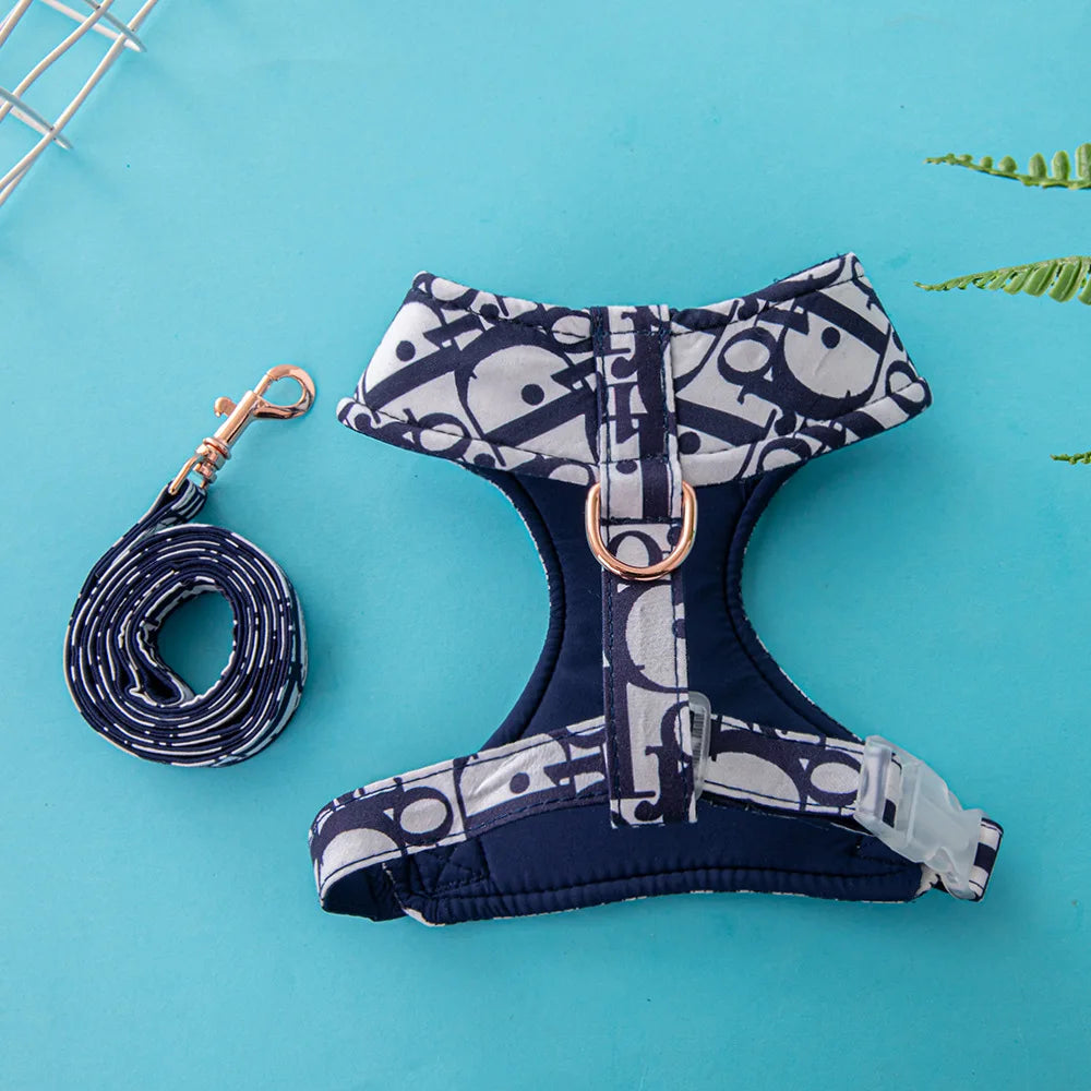 Showlu Fashion D-ring dog chest and back harness for small and medium-sized dogs with leash attachment and adjustable straps.