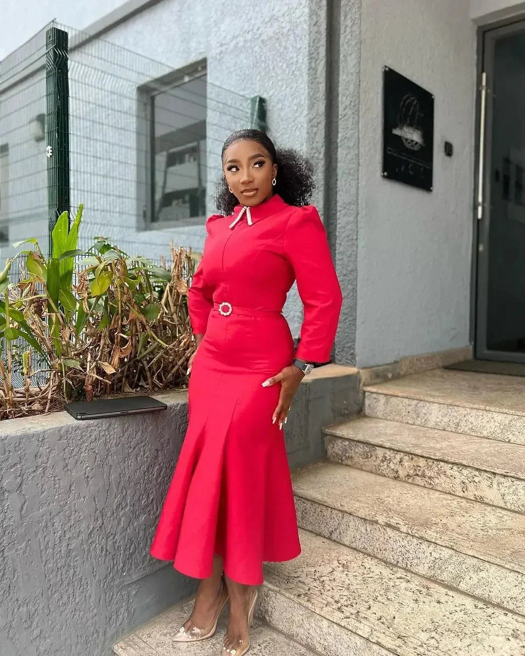 AOMEI Women's Mermaid Church Dress with long sleeves, modest office gown in black, form-fitting mermaid silhouette, elegant and stylish.