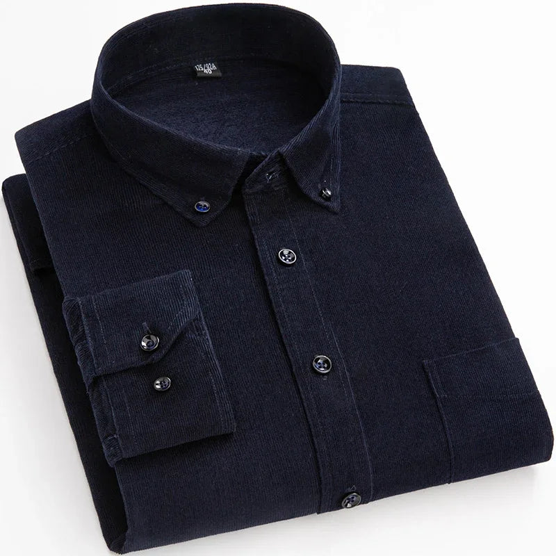 Long sleeve men's cotton corduroy shirt in solid color, casual winter shirt with pockets, regular fit, autumn warm clothing.
