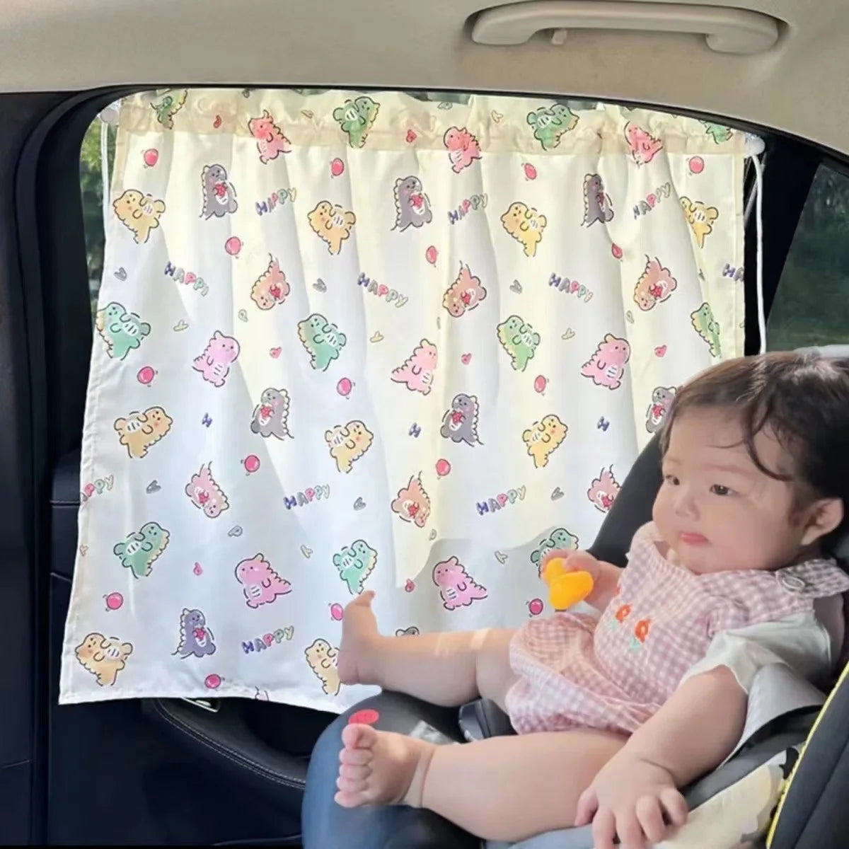 Showlu Smart General car window shade for baby, with UV protection, fitted on car window, soft fabric with elastic edges.