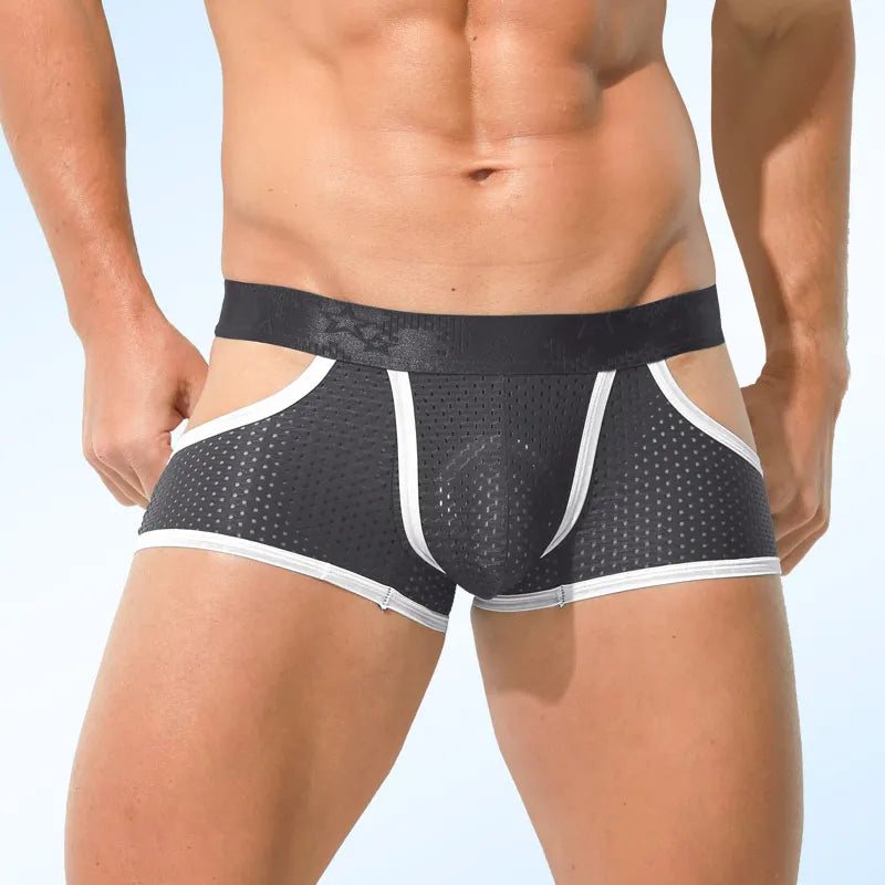 Men's Showlu Ice Silk Boxer Shorts with breathable mesh fabric, designed for comfort and sporty performance.