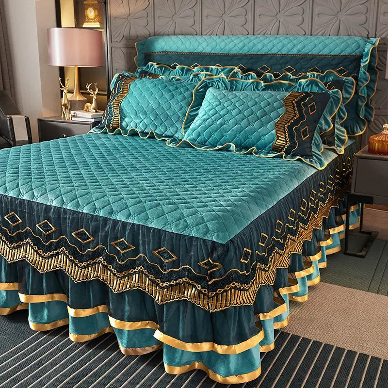 AI WINSURE-European Lace Velvet Bedspreads Quilted, King Size, Luxury, Retro Soft Bedskirt Set, with 2 Pillow Shams, Queen