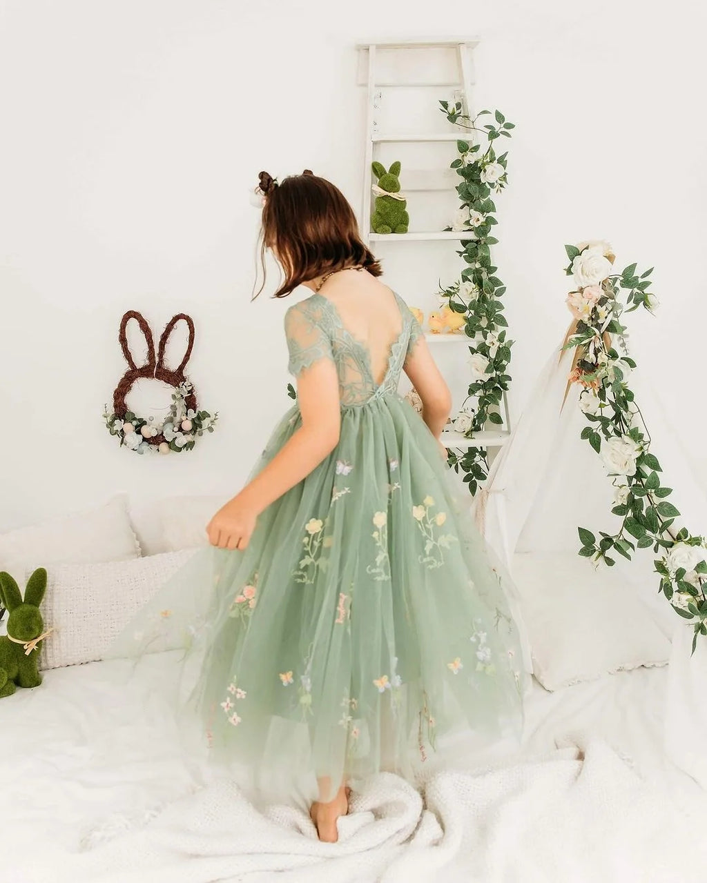 Lace flower girl dress by Showlu Fashion Store, floral tulle ball gown with lace details, perfect for weddings and special occasions