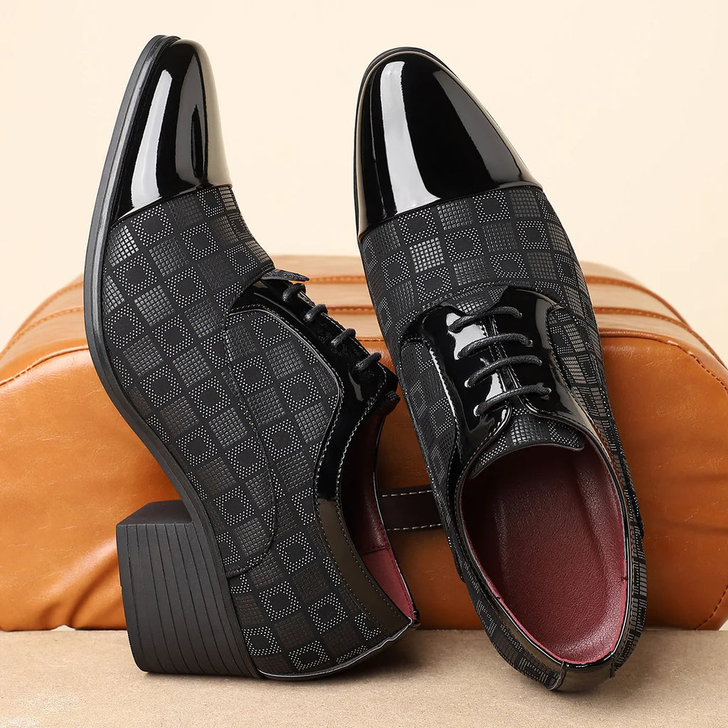 Men's British style checked leather dress shoes by Doefhom, showcasing a classic pattern and polished finish for business casual wear.