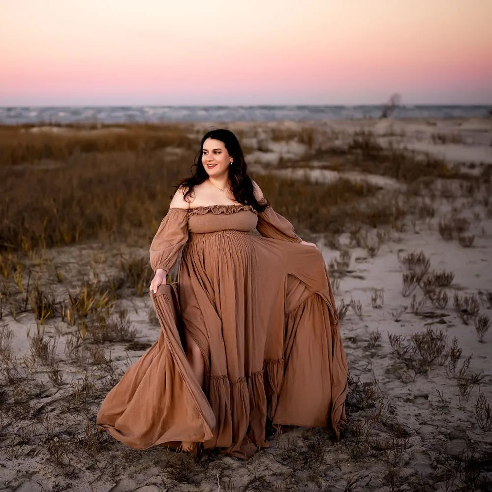 Showlu Bohemian 2-piece maternity photography gown set in linen and cotton, featuring flowing fabric and relaxed fit for photoshoots