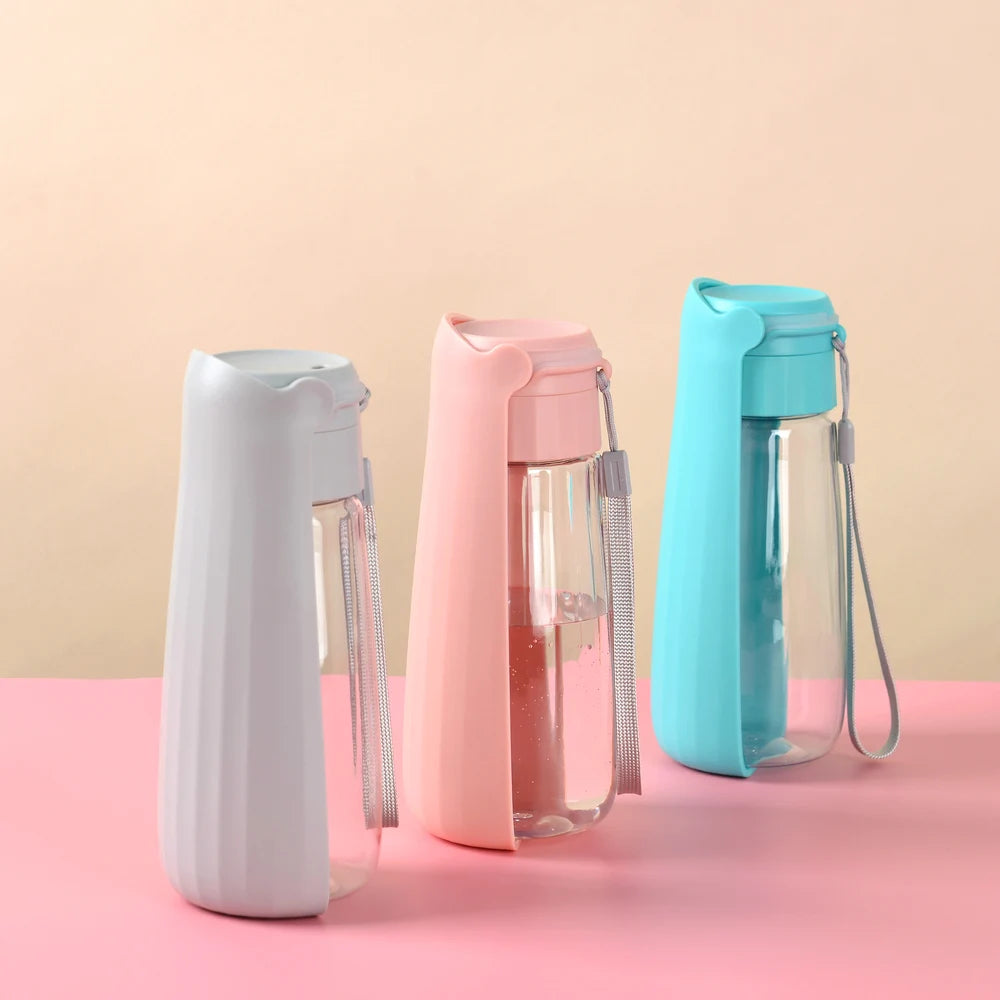 Holapet portable dog water bottle with 550ml capacity and leakproof travel bowl, ideal for pet hydration on the go.