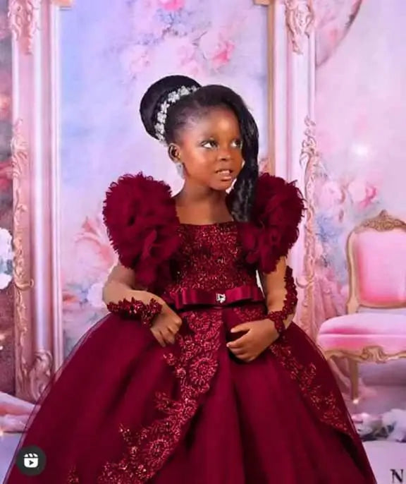 Peach pink lace flower girl dress for baby girls, featuring floral details and a soft, elegant design for birthday parties.