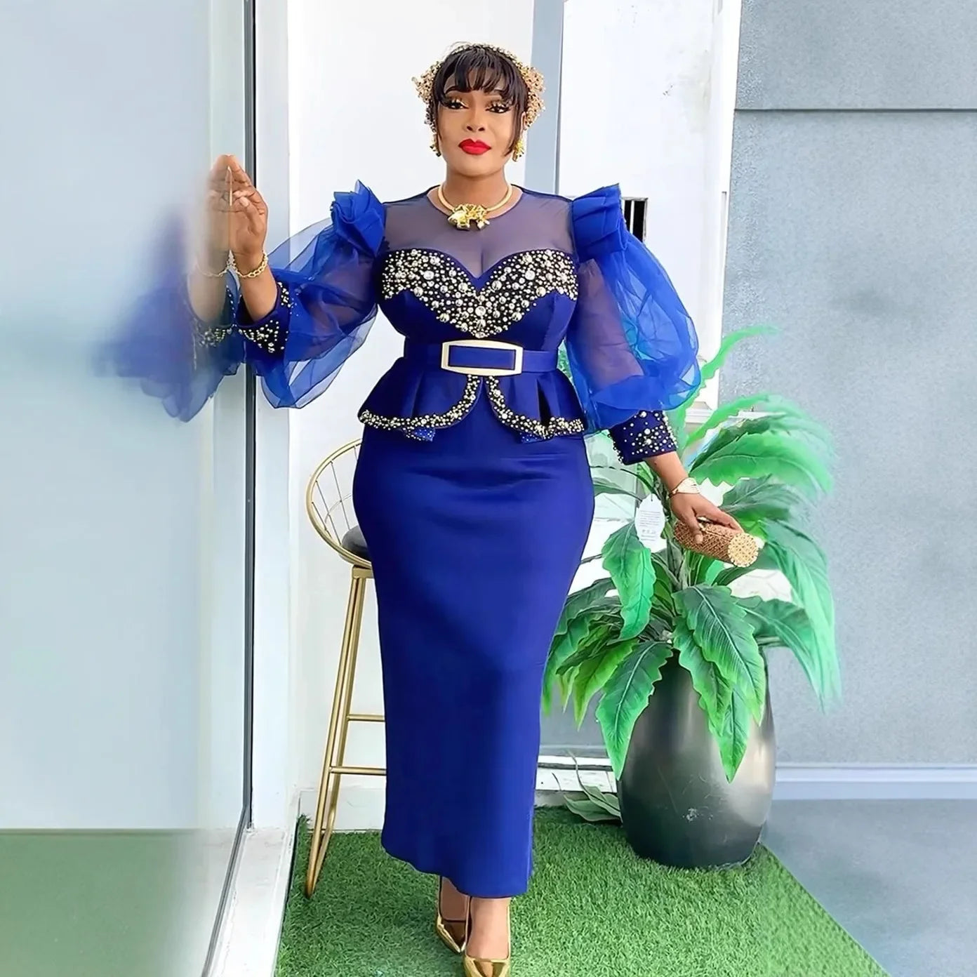 Elegant African dress for women featuring colorful dashiki Ankara fabric, long plus size gown, suitable for wedding or party events.