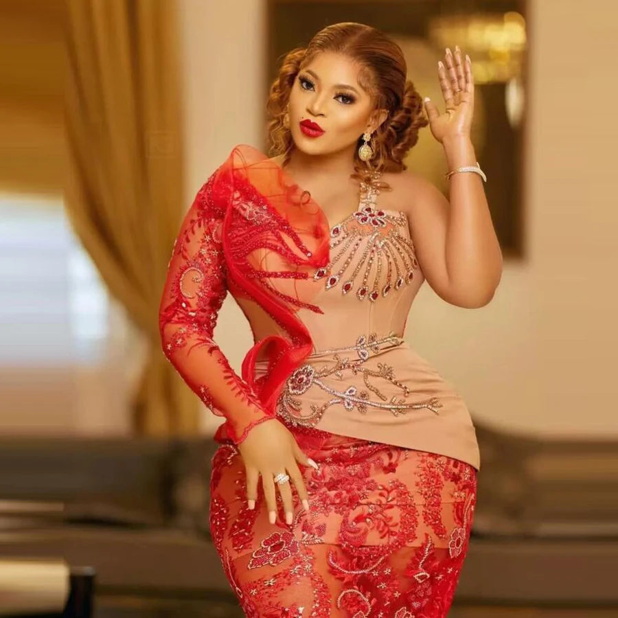Red one-shoulder prom dress with sweetheart neckline, beads, crystals, knee-length, suitable for parties and birthdays.