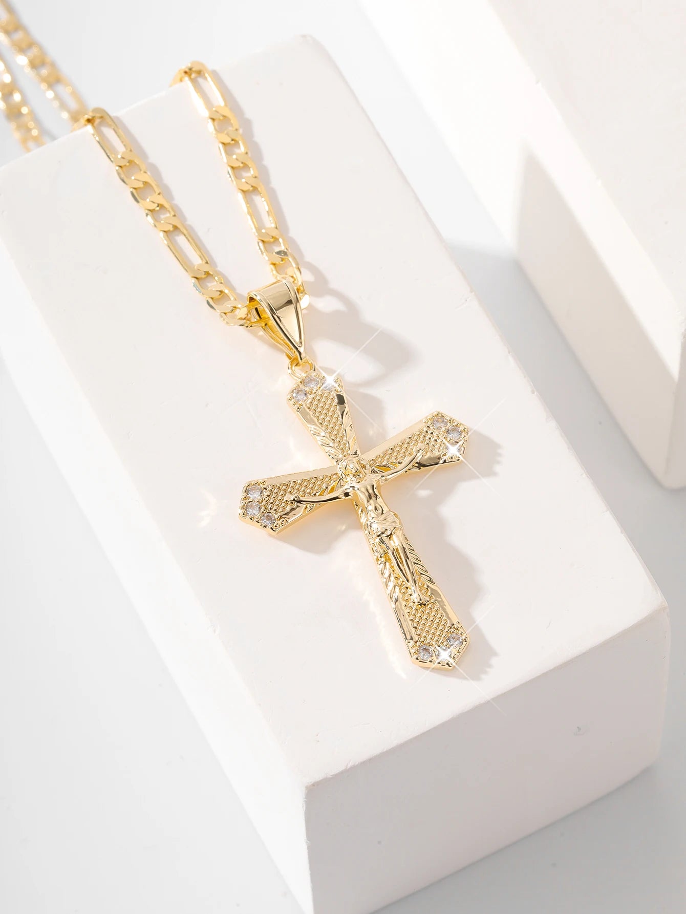 Showlu Fashion Store women's religious cross pendant necklace with Christian cross design, ideal for baptism or Christmas gift.