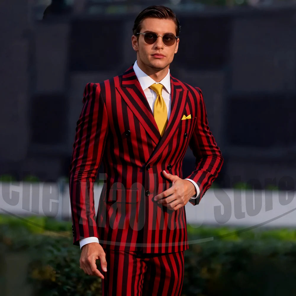 Stylish men's two-tone striped double-breasted suit by Showlu Fashion, tailored for casual, business, or wedding occasions.