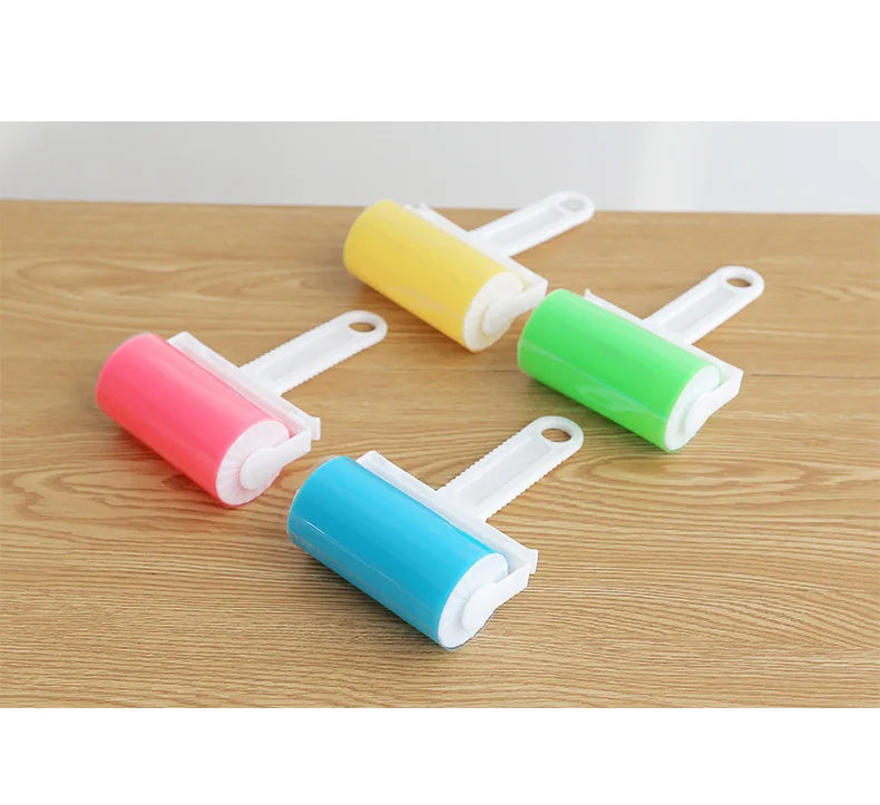 Showlu Smart General Pet Hair Roller Pro with reusable sticky roller for removing pet hair from furniture and clothing.