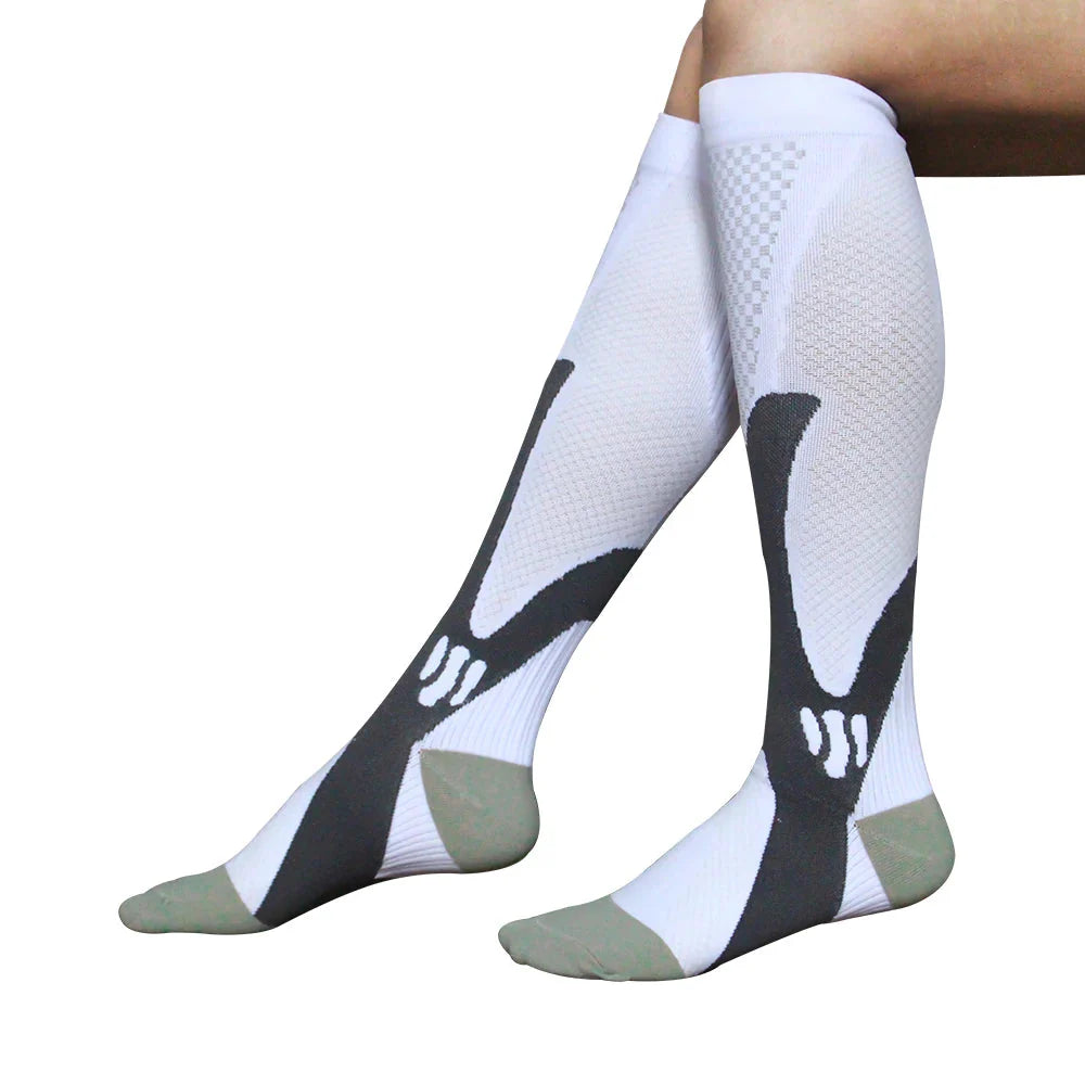 Showlu men's knee-high compression golf socks made of nylon, designed for comfort and support during sports activities.