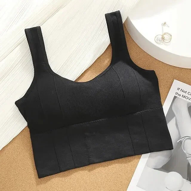 Seamless breathable sports bra for women, anti-sweat fitness top with shockproof support, ideal for yoga, gym, and workout sessions.