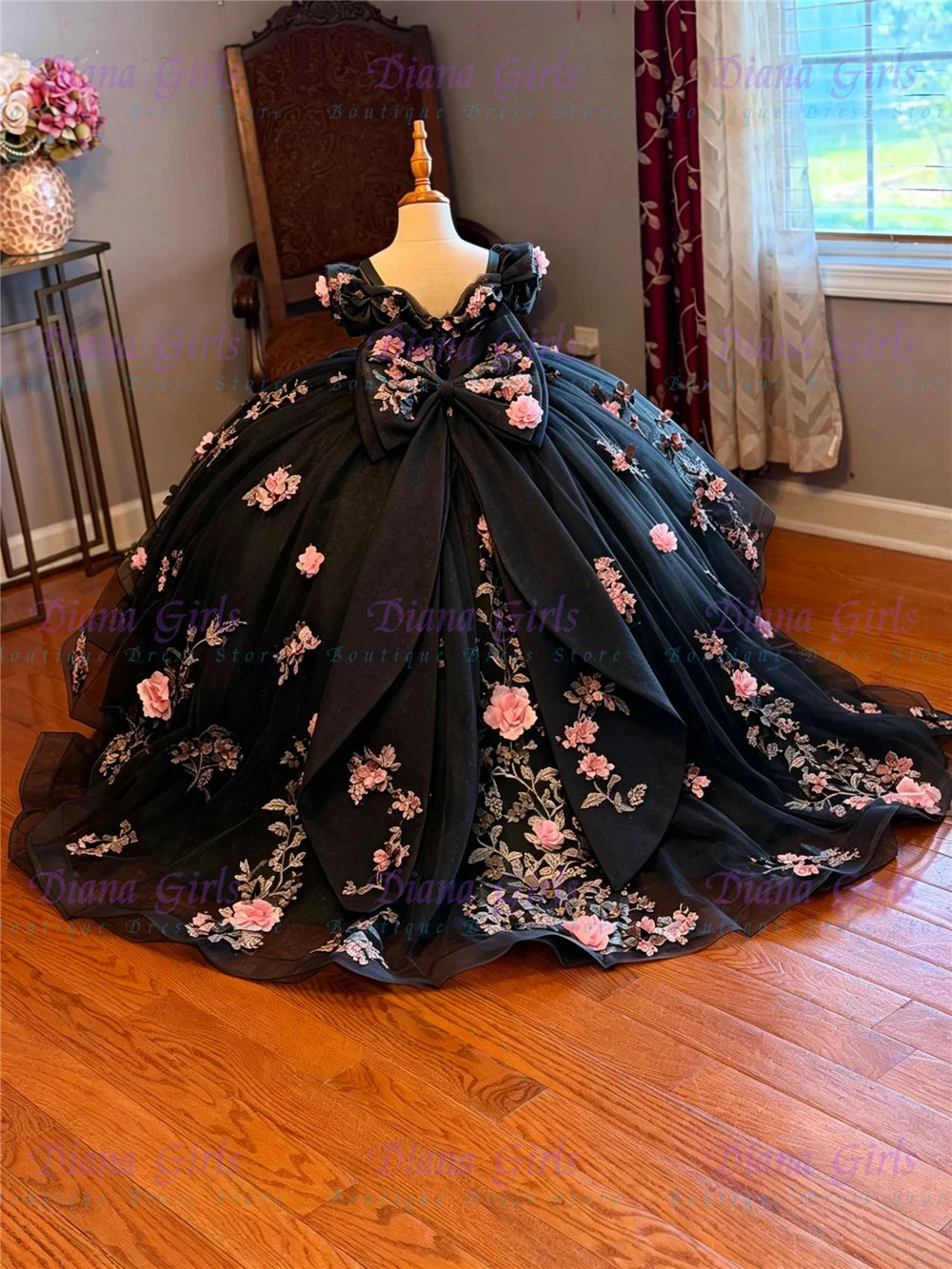 New Quality Flower Girl Dress with Exquisite Applique Dresses for Girls Wedding with Ruffles Sparkly Ball Gown Dress for Girls