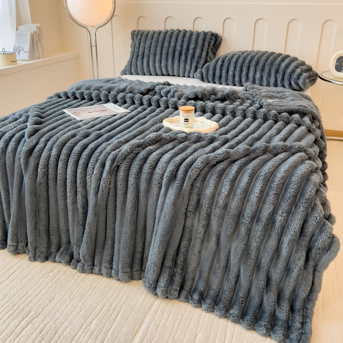 Showlu Fashion striped polyester blanket as a thickened bed sheet and nap cover with blue and white stripes, soft and cozy.