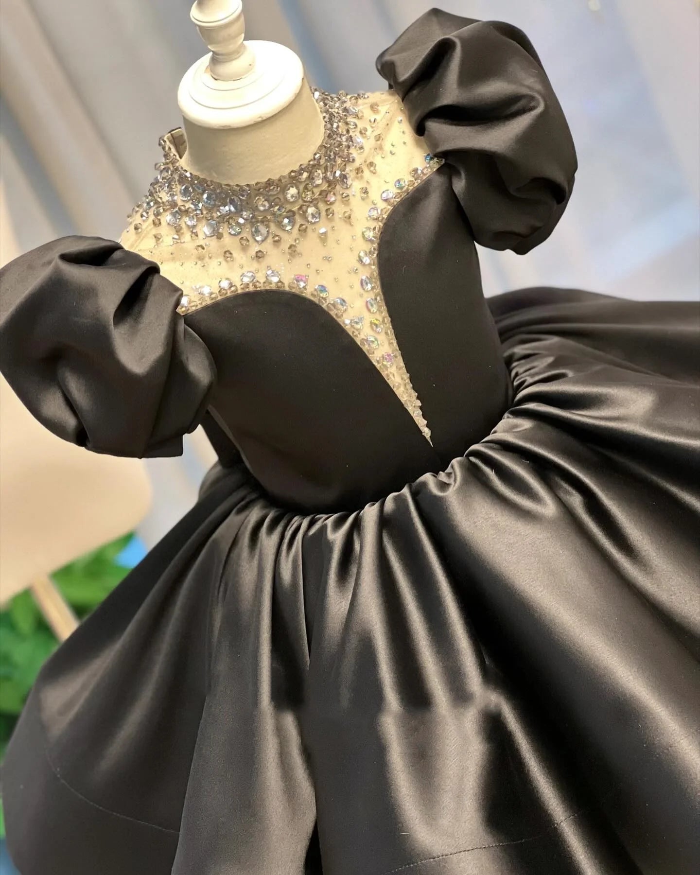 Customized Black Flower Girl Dress For Wedding Beaded Puffy Knee Length Baby Kids Birthday Pageant First Communion Gown