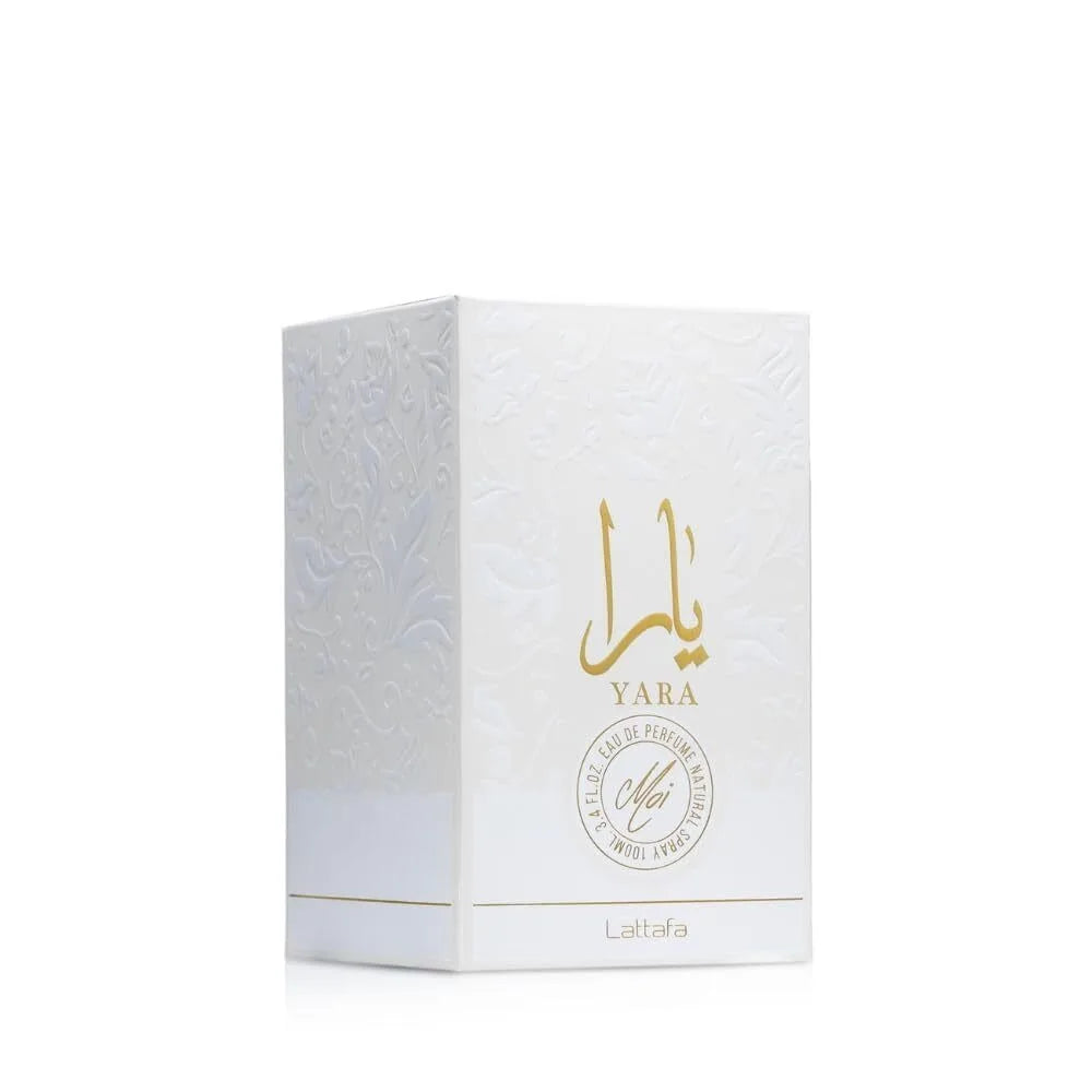 Long-lasting floral Lattafa Yara Moi Eau de Parfum for women, 100ml, with elegant bottle and floral fragrance details