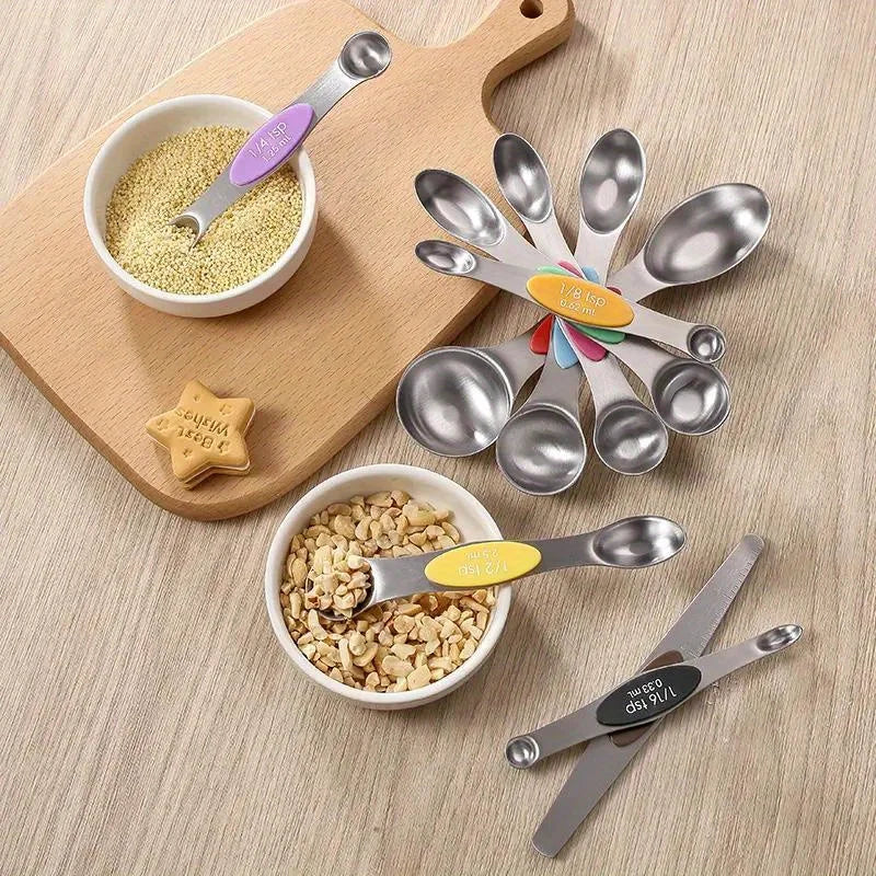 Showlu Smart General magnetic measuring spoons set with stainless steel handles and individual measurement sizes.
