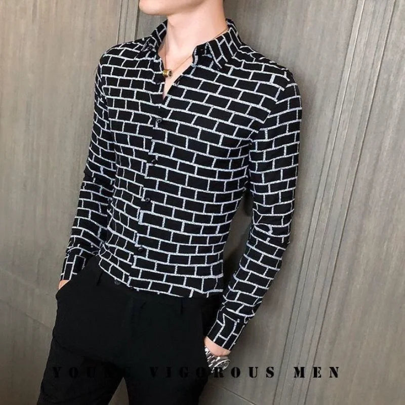 Korean style men's plaid long-sleeved slim casual shirt, fashionable and stylish, featuring a modern plaid pattern and classic fit.