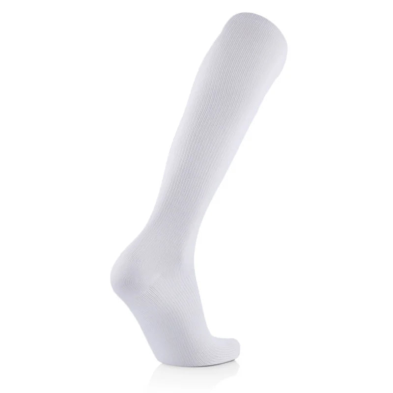 Black compression socks for men and women, designed for football and sports, with anti-fatigue and pain relief features.
