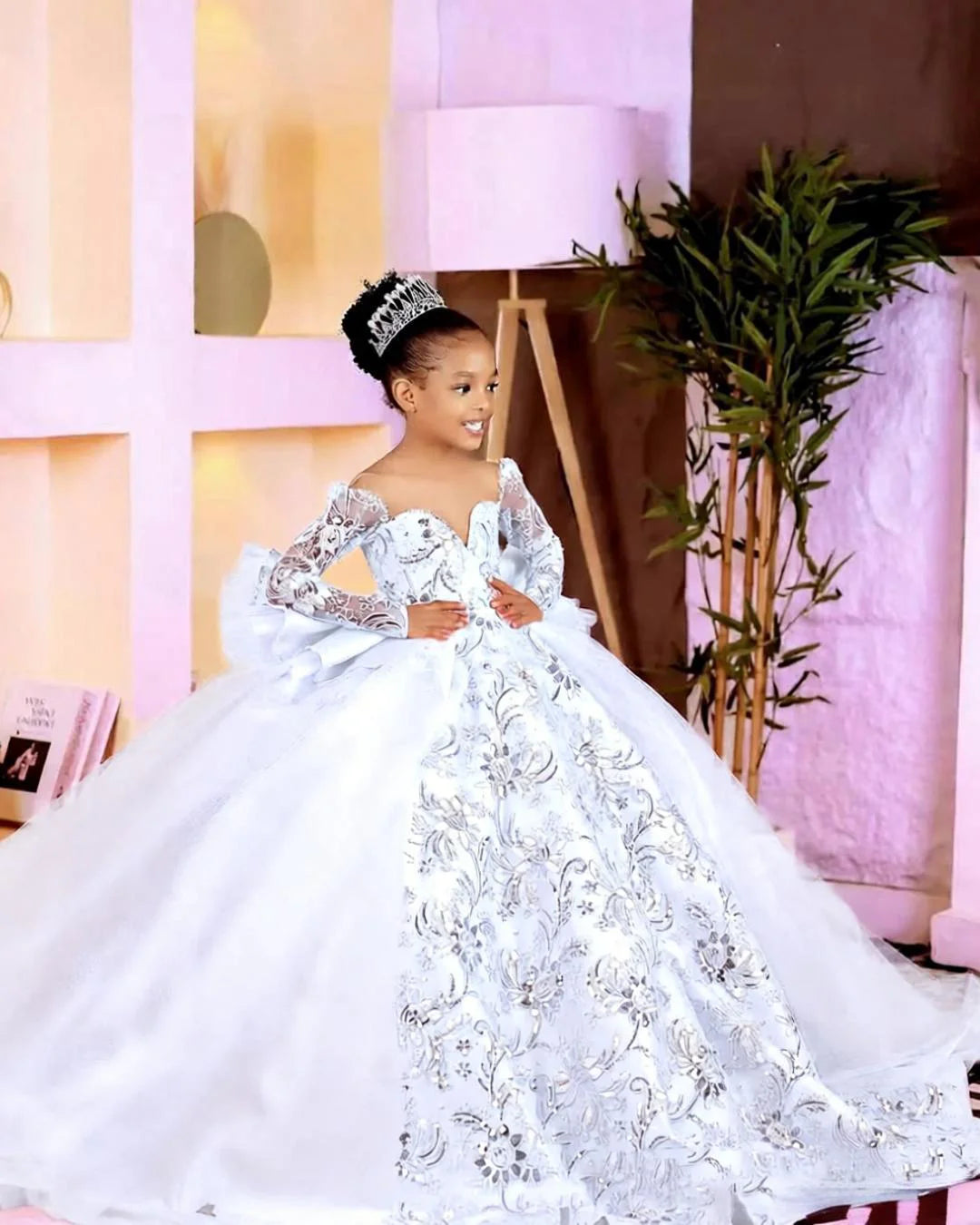 Customized Pink Flower Girl Dresses Children Birthday Dress Illusion Sheer Neck Long Sleeves Beaded Lace Princess Ball Gowns