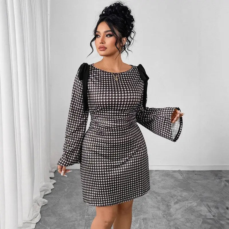Showlu Fashion plaid long sleeve linen dress with a slimming fit and flared skirt, showcasing its stylish design and fabric texture.