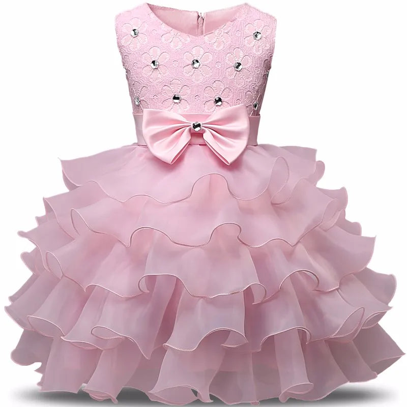 Baby girl flower girl dress for wedding and birthday, Showlu Fashion, with lace and satin details, perfect for first communion and parties.