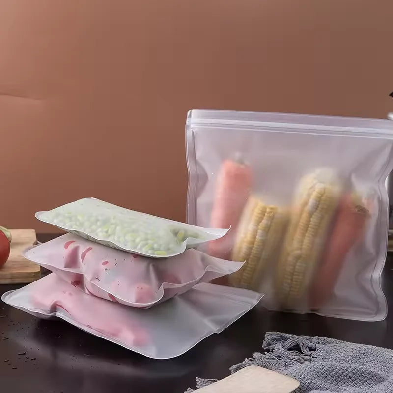Showlu Smart General reusable food storage bags, transparent with zip closures, ideal for storing snacks and leftovers.