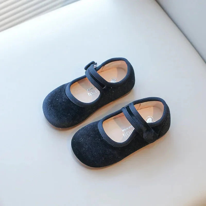 SHOWLU Girls velvet Mary Jane flats with breathable design and casual loafer style, perfect for kids' comfortable everyday wear.
