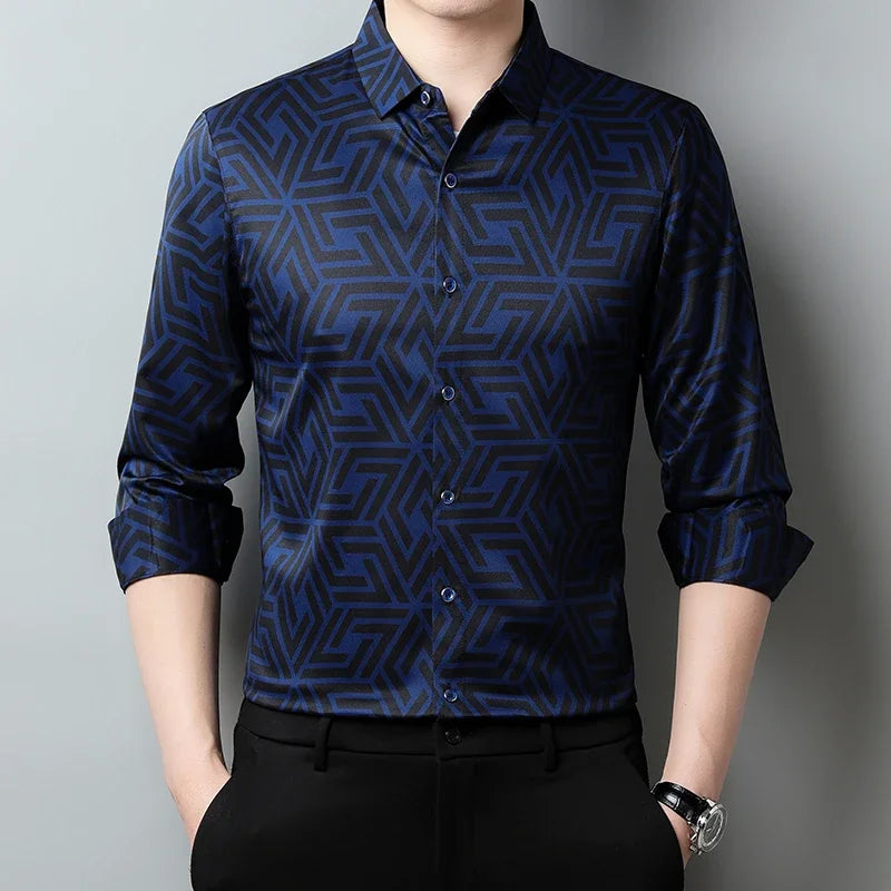 Men's casual printed long-sleeve lapel shirt by Showlu Fashion, comfortable wrinkle-free top for spring and autumn fashion.