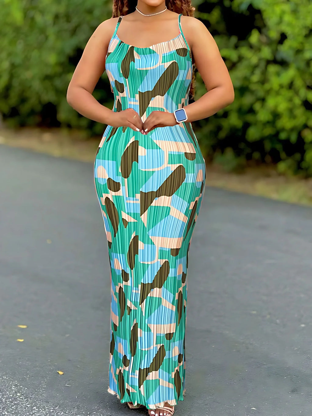 Women's tie dye print pleated spaghetti strap dress featuring a slim fit, perfect for summer casual wear.