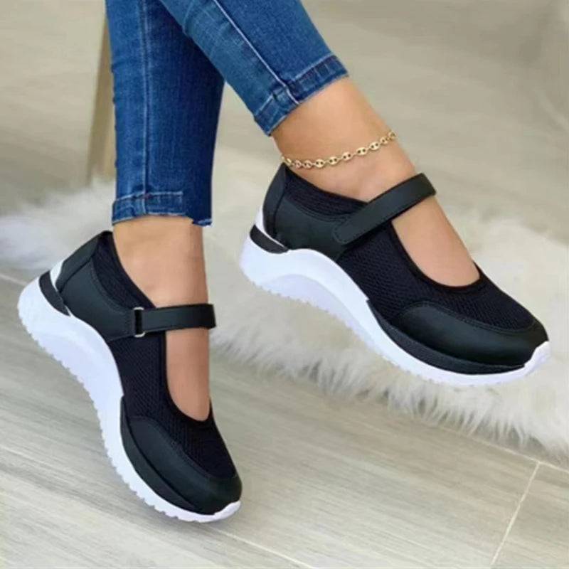 Round head knitted women's casual sneakers with thick soles, available in large sizes 36-43, featuring a grid design and comfortable fit.