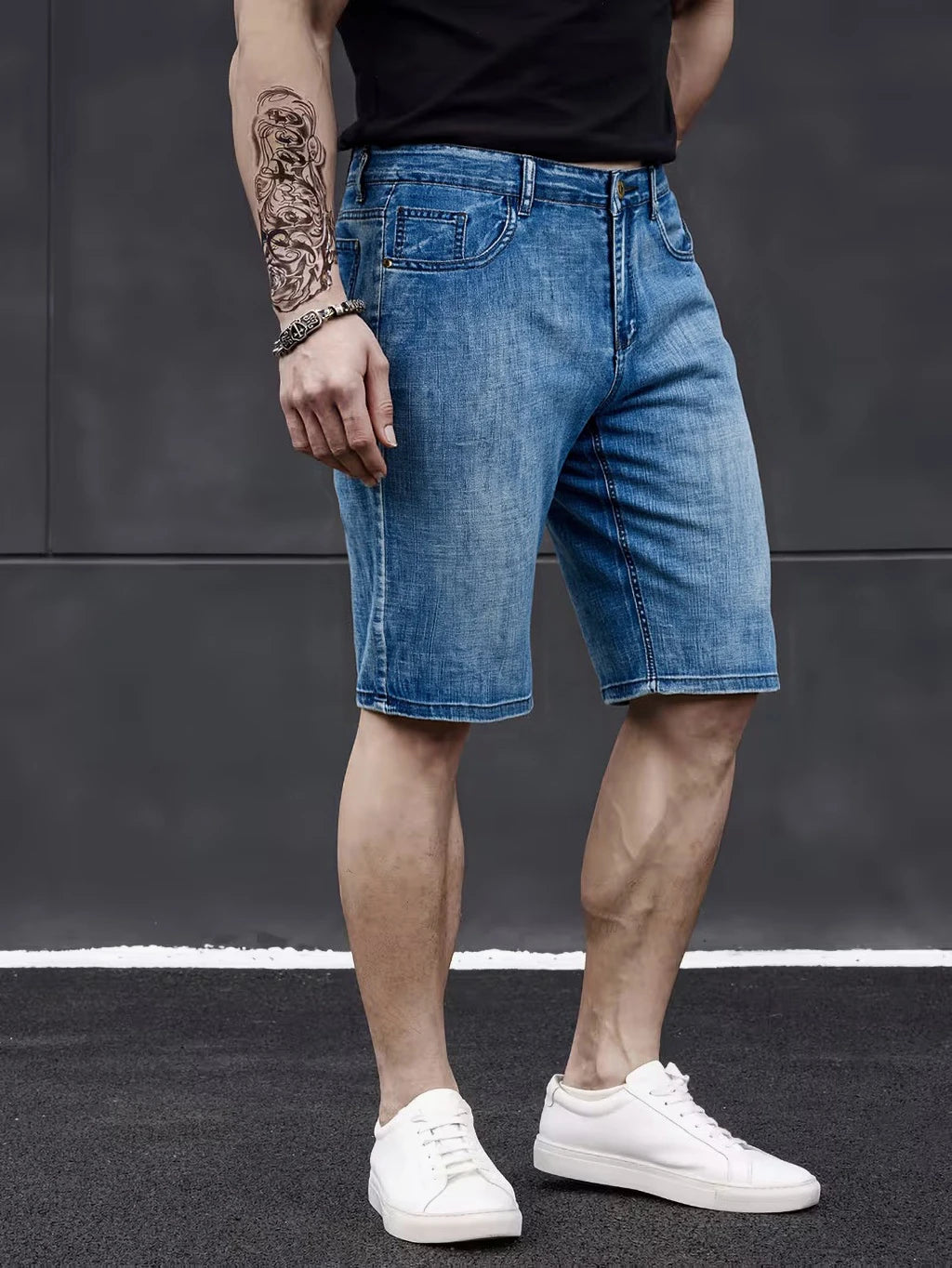Men's slim denim shorts in classic style, Showlu Fashion, summer casual shorts, thin stretch fabric, size 40.
